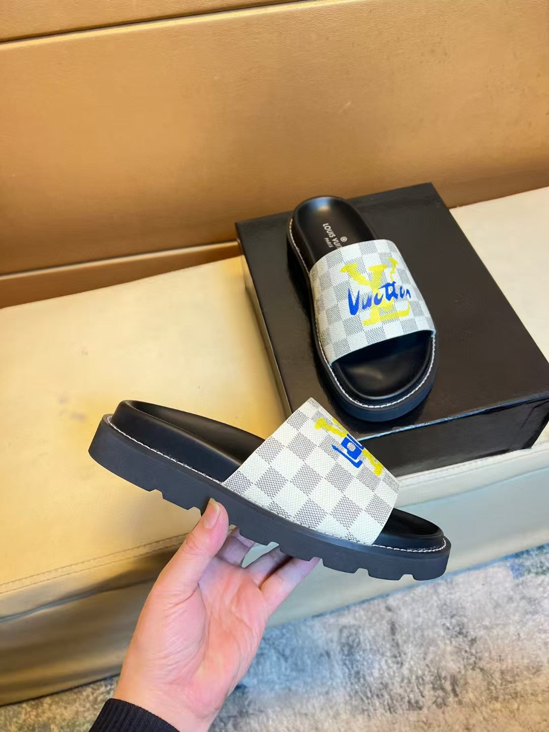 Hot selling men's slippers and shoes