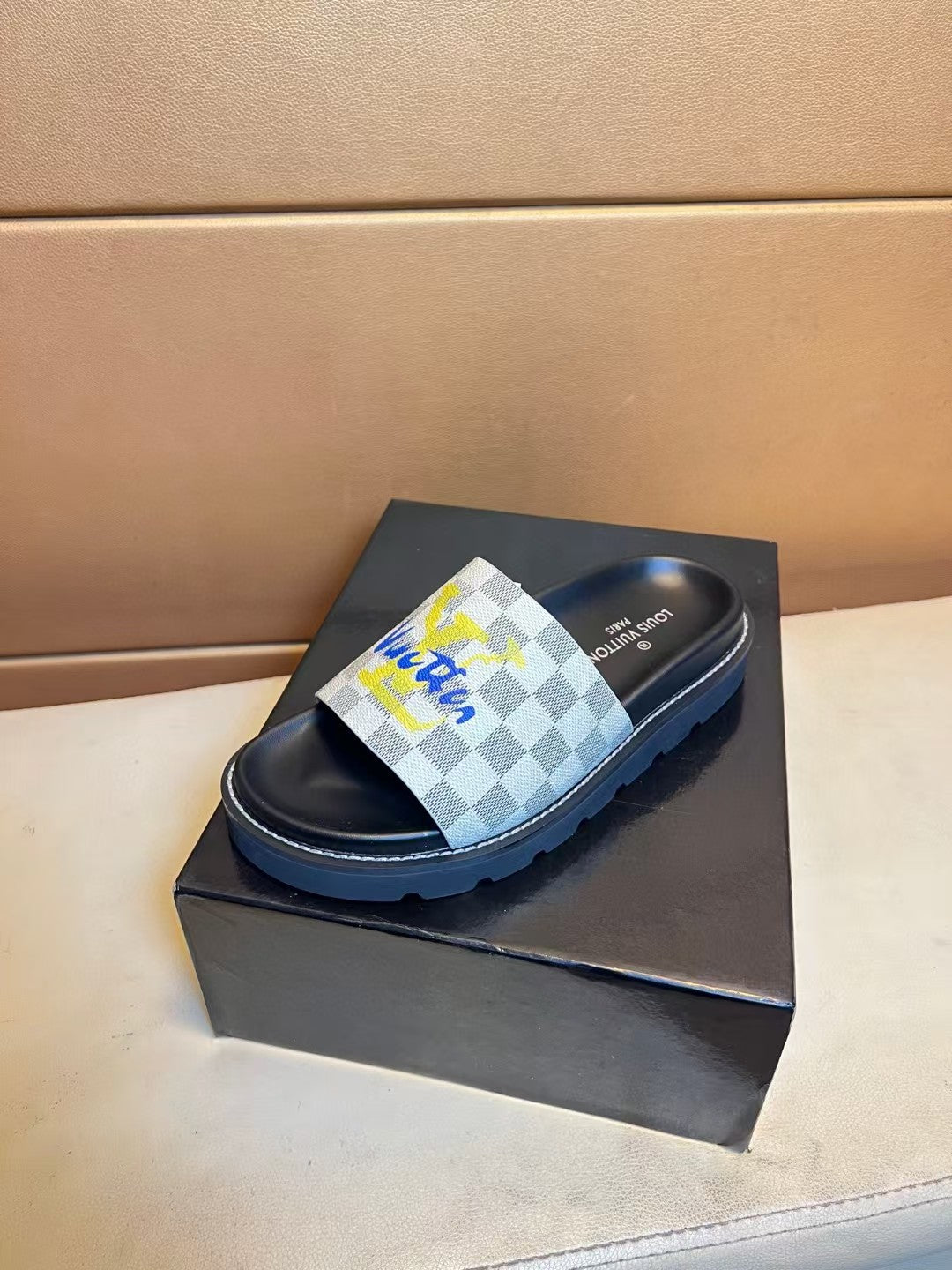 Hot selling men's slippers and shoes