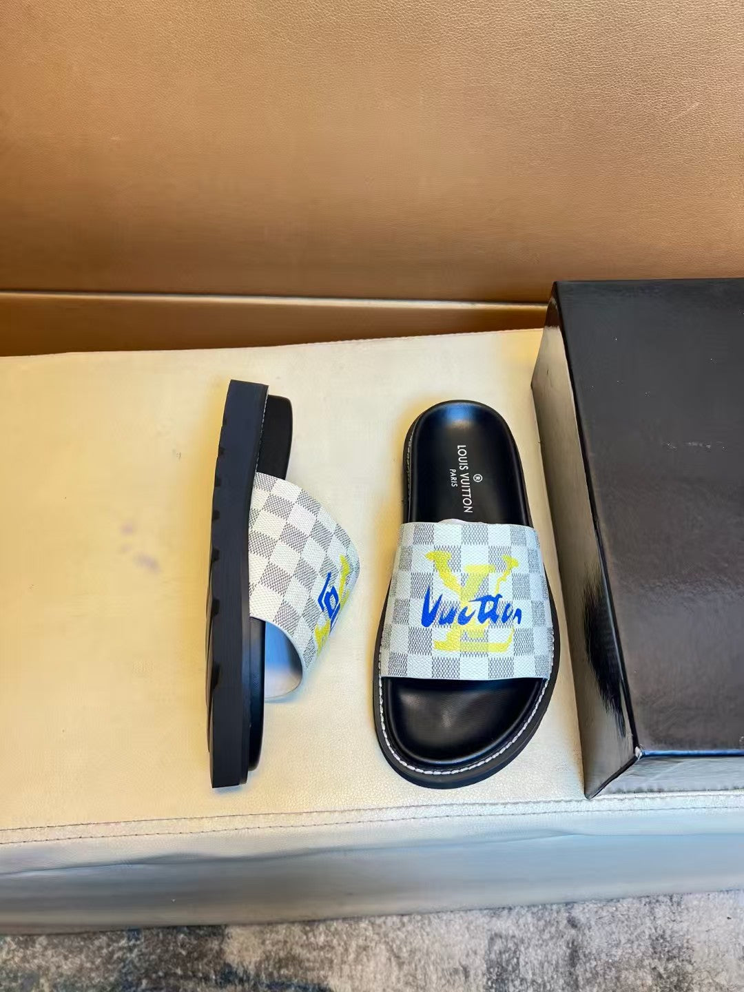 Hot selling men's slippers and shoes