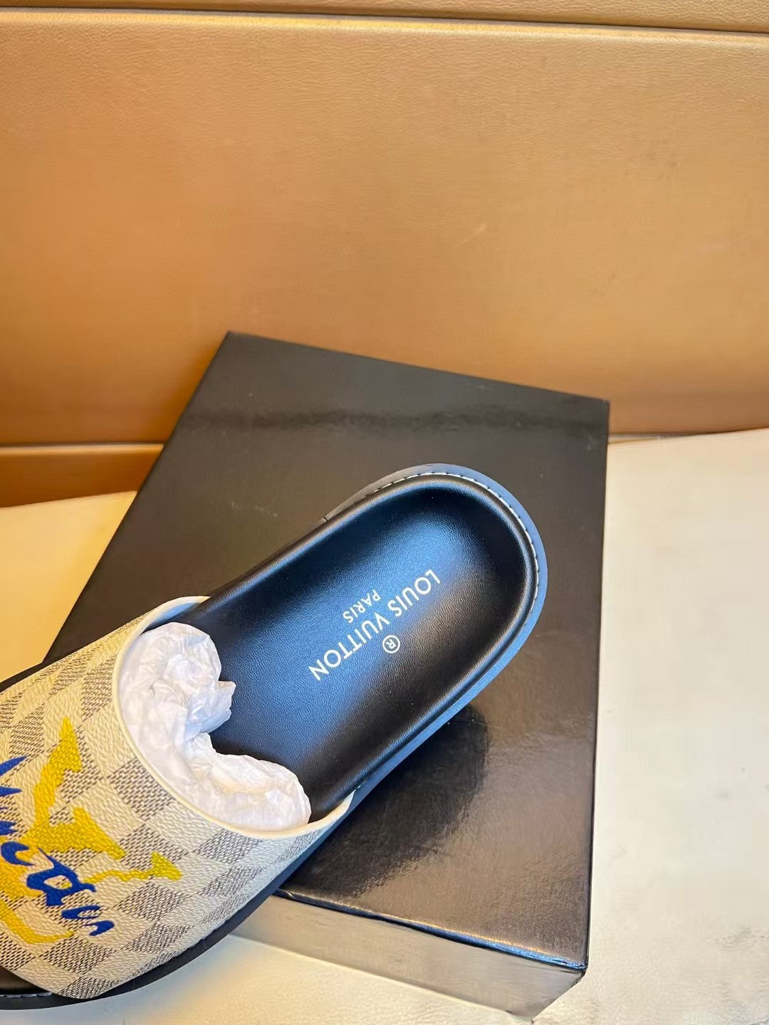 Hot selling men's slippers and shoes