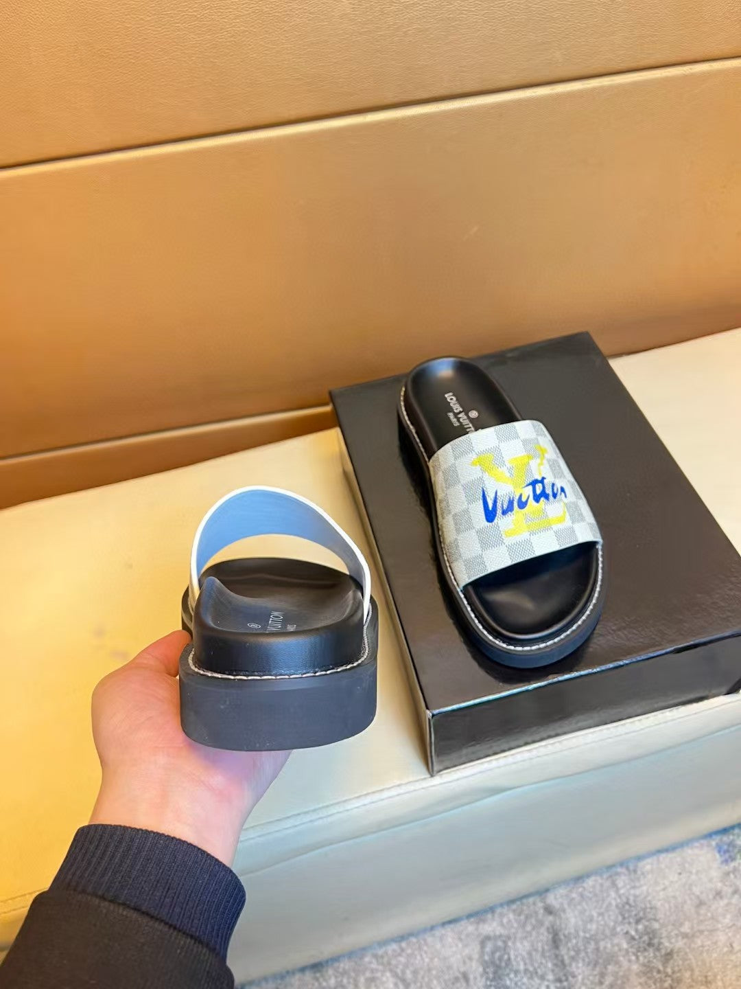 Hot selling men's slippers and shoes