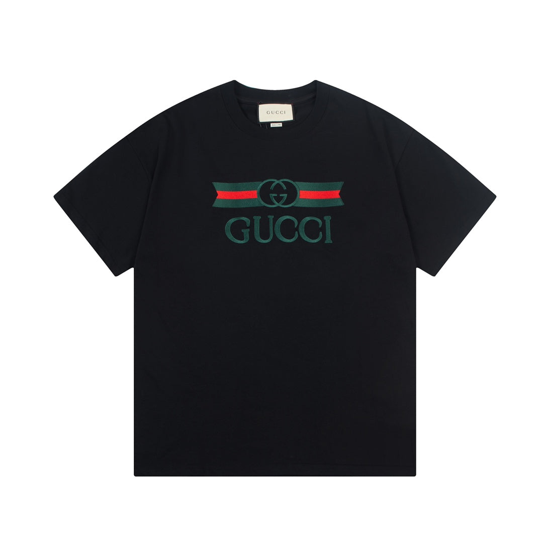 Round neck short sleeves with exquisite embroidery of Double G letters