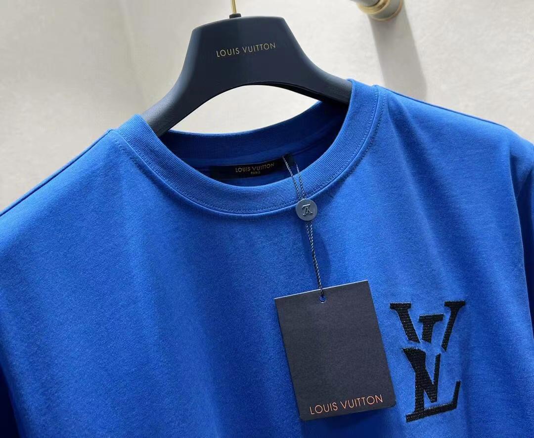 Blue classic versatile T-shirt