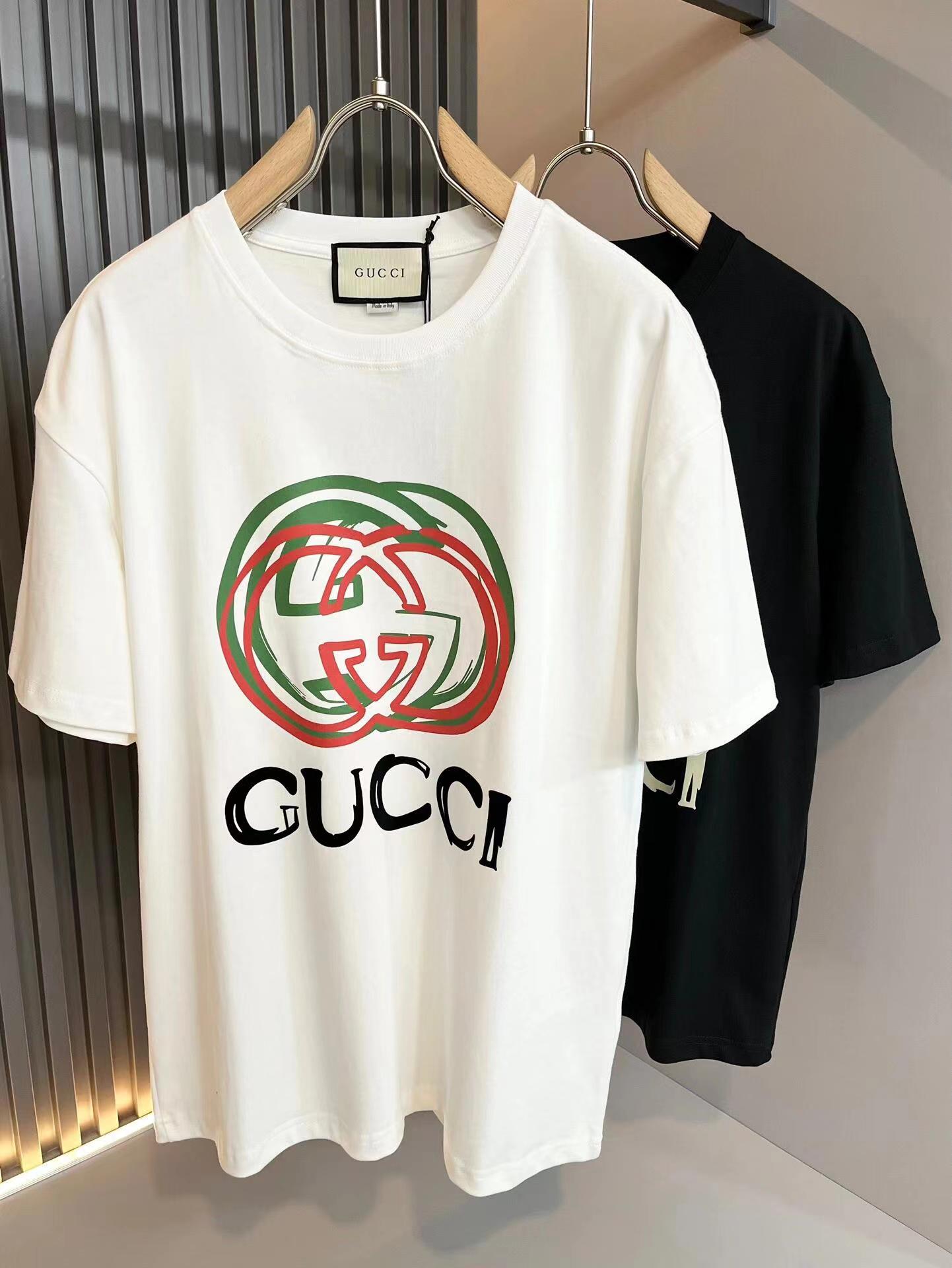 Double circle letter embroidery T-shirt