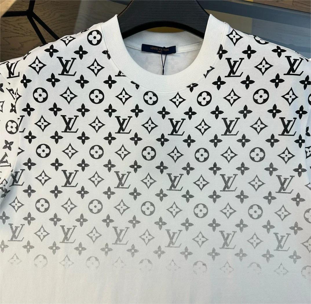 Gradient letters all over printed T-shirt