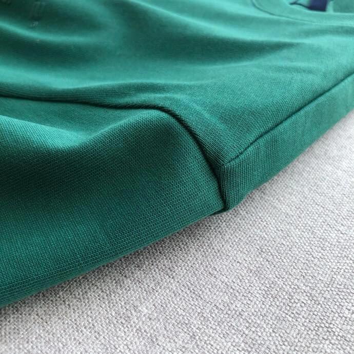 Versatile green basic T-shirt