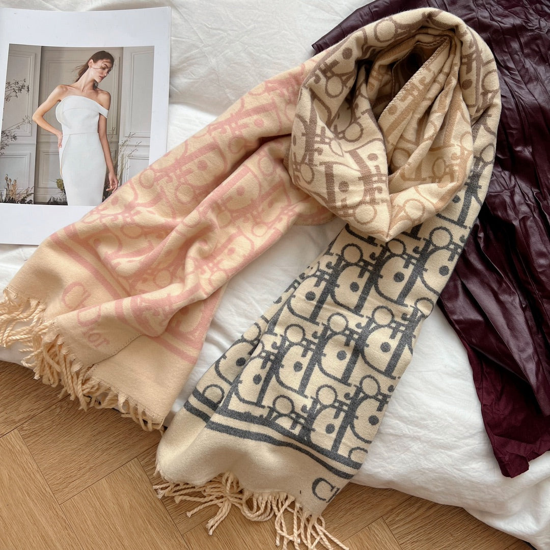 New autumn and winter scarves