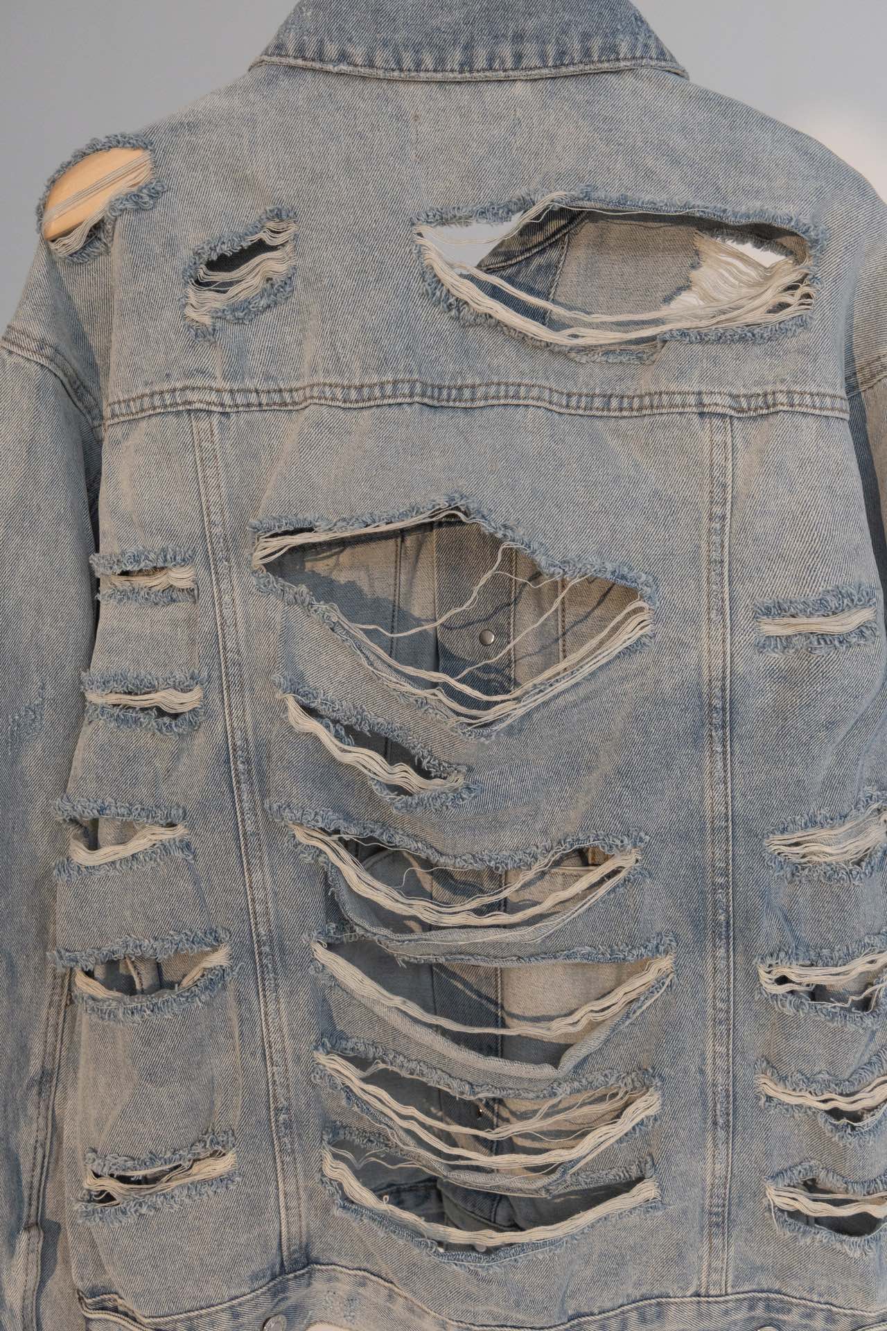 Ripped denim loose jacket