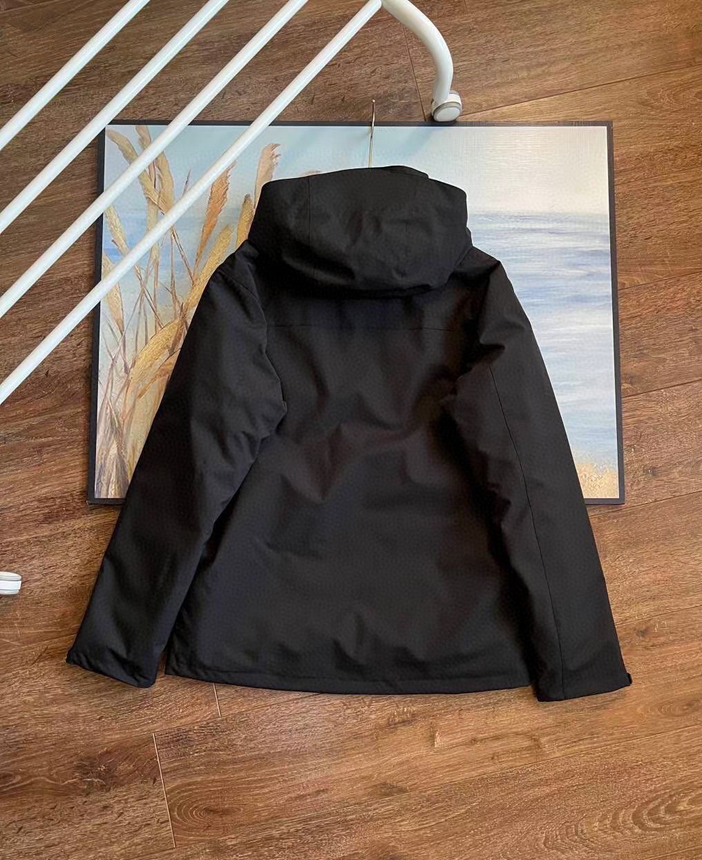 Outdoor high-end three-in-one warm jacket