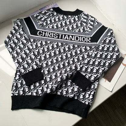 Jacquard lettering pullover