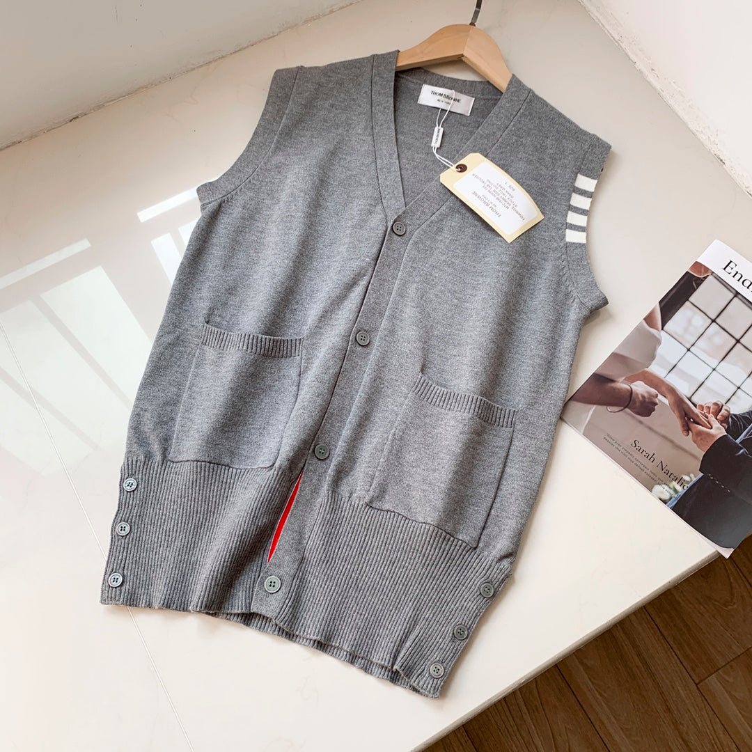 New autumn color-woven four-bar sweater knitted vest