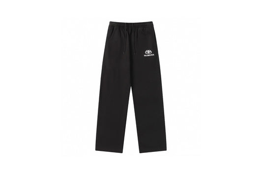 Three-dimensional lock embroidered sweatpants