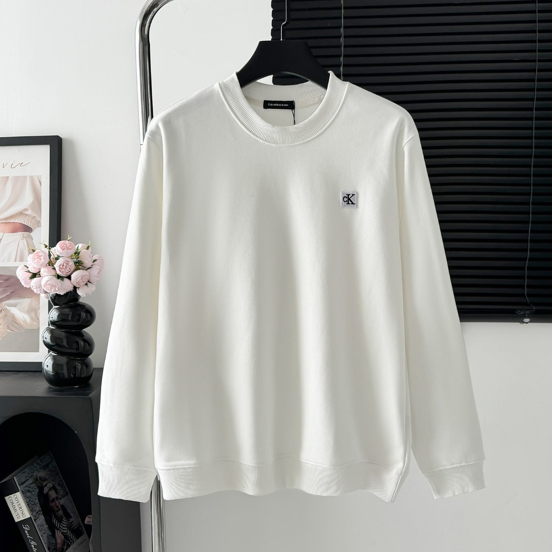 Chest letter patch small logo round neck sweatshirt