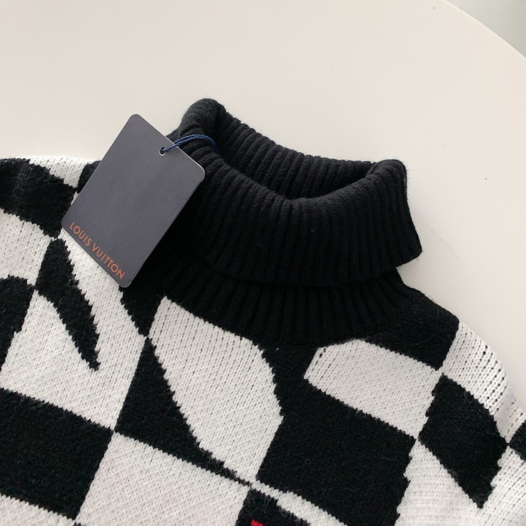 Irregular twisted black and white checkerboard turtleneck sweater