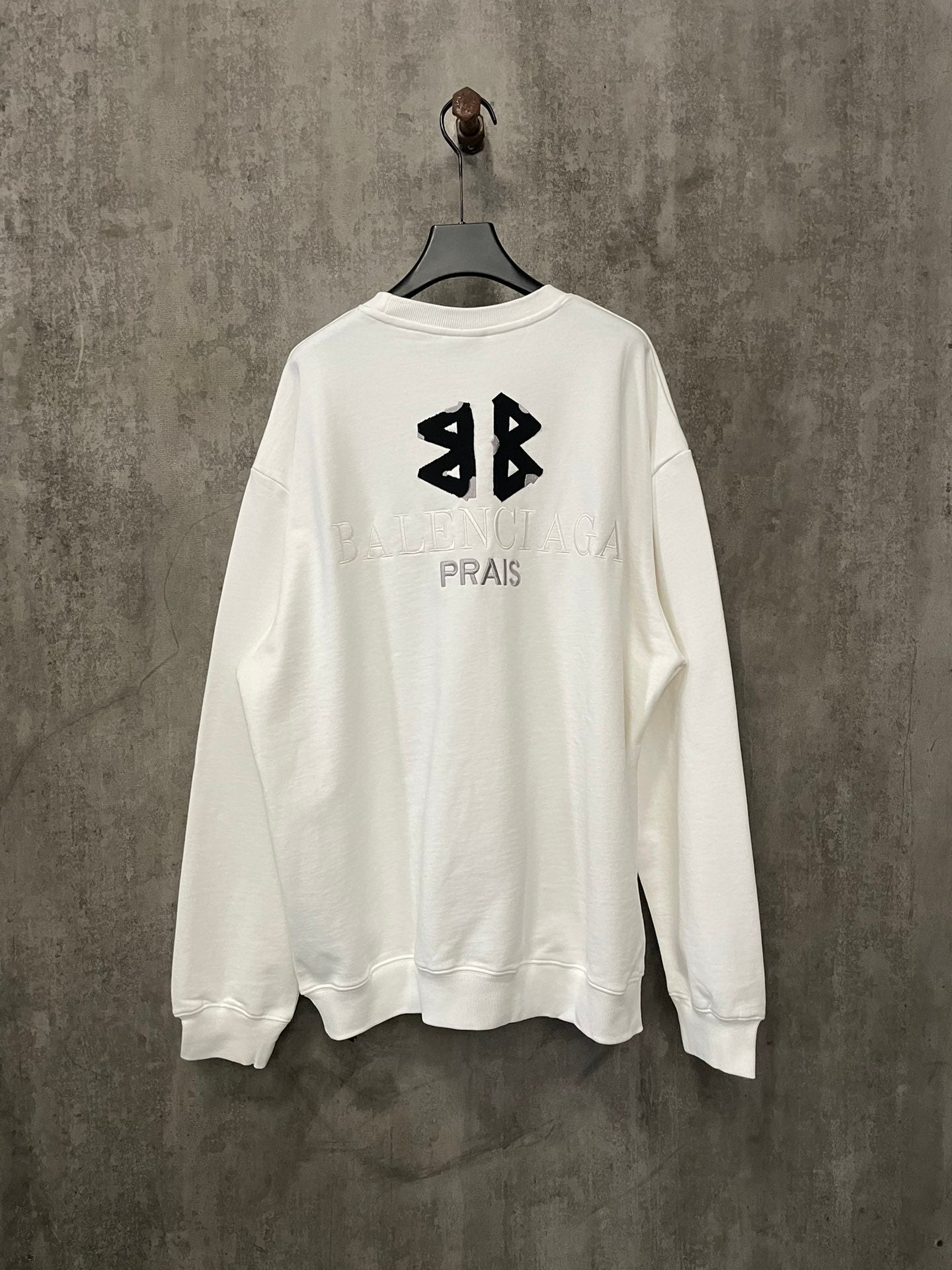 Patchwork embroidered crew neck long sleeve sweatshirt