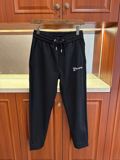 The latest autumn and winter slim-leg casual pants and sweatpants