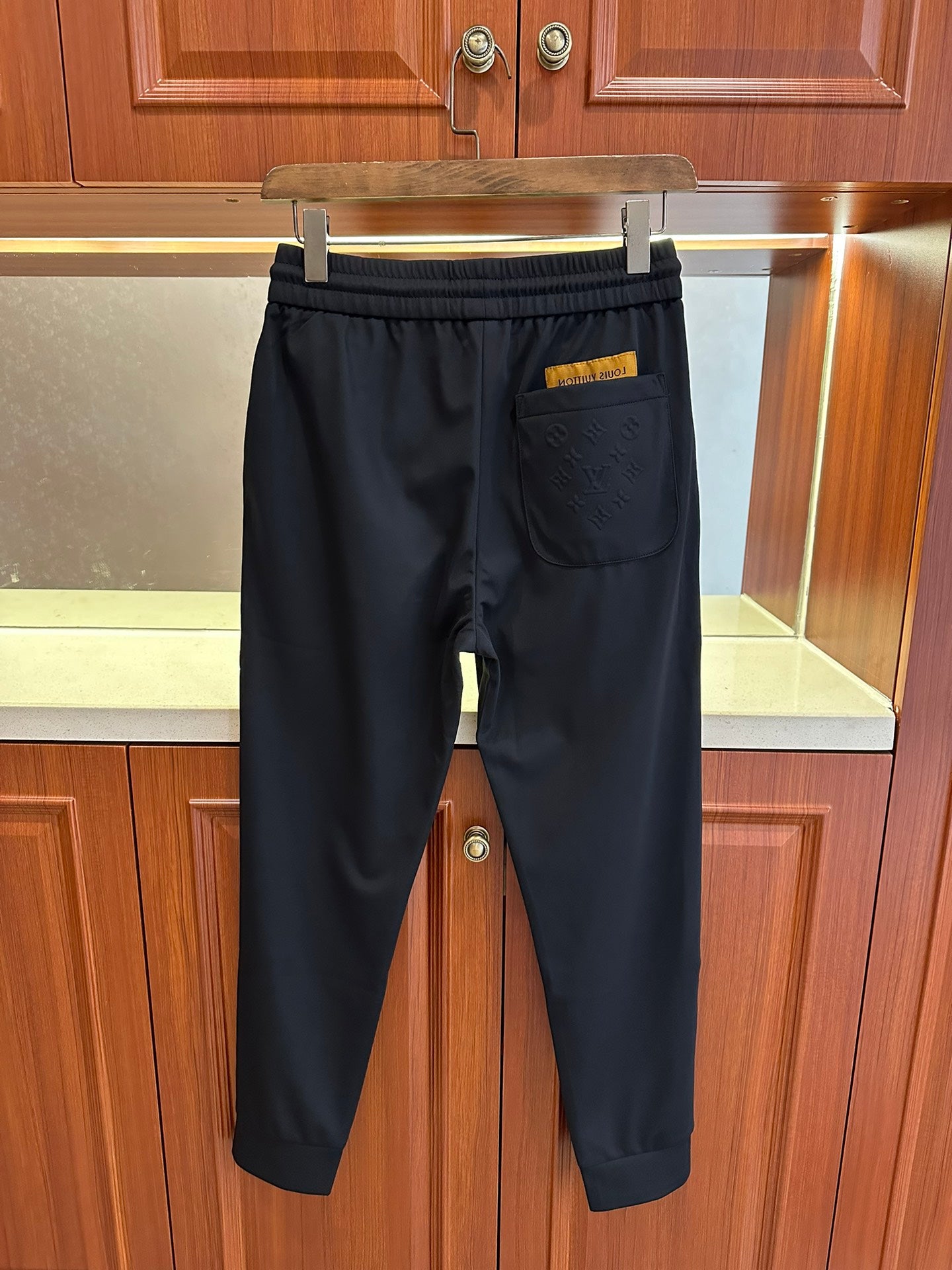 The latest autumn and winter slim-leg casual pants and sweatpants