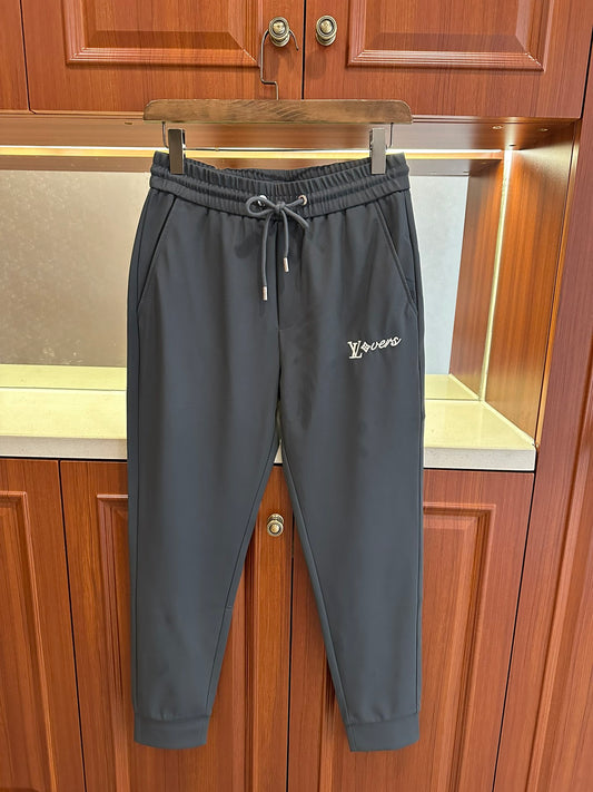 The latest autumn and winter slim-leg casual pants and sweatpants