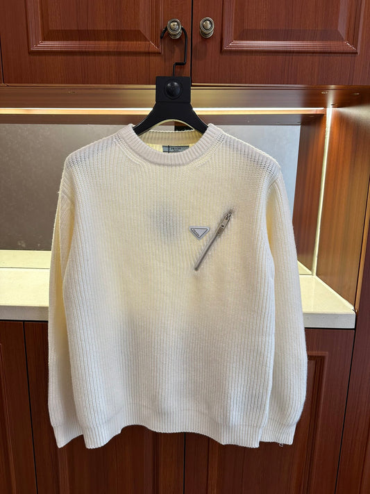 Crewneck knitted sweater