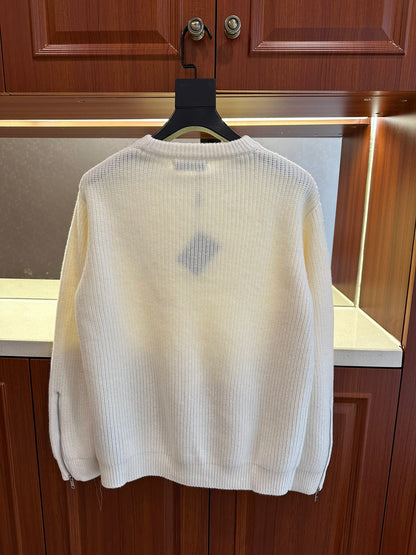 Crewneck knitted sweater