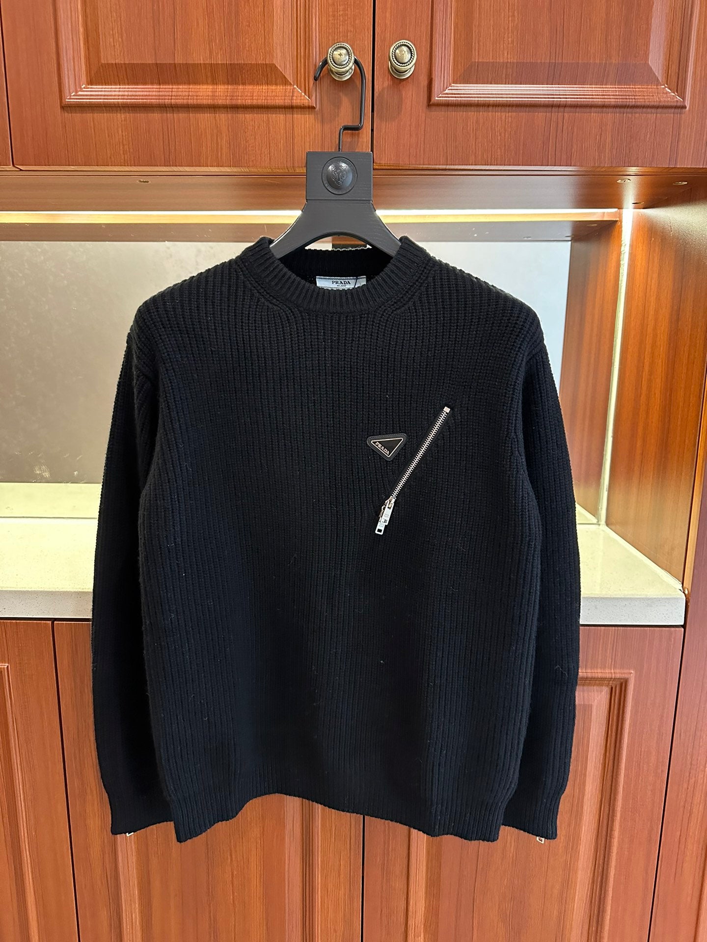 Crewneck knitted sweater