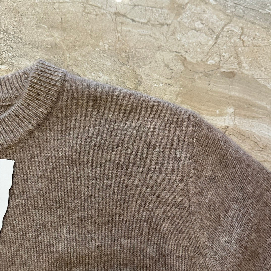 Crewneck knitted sweater