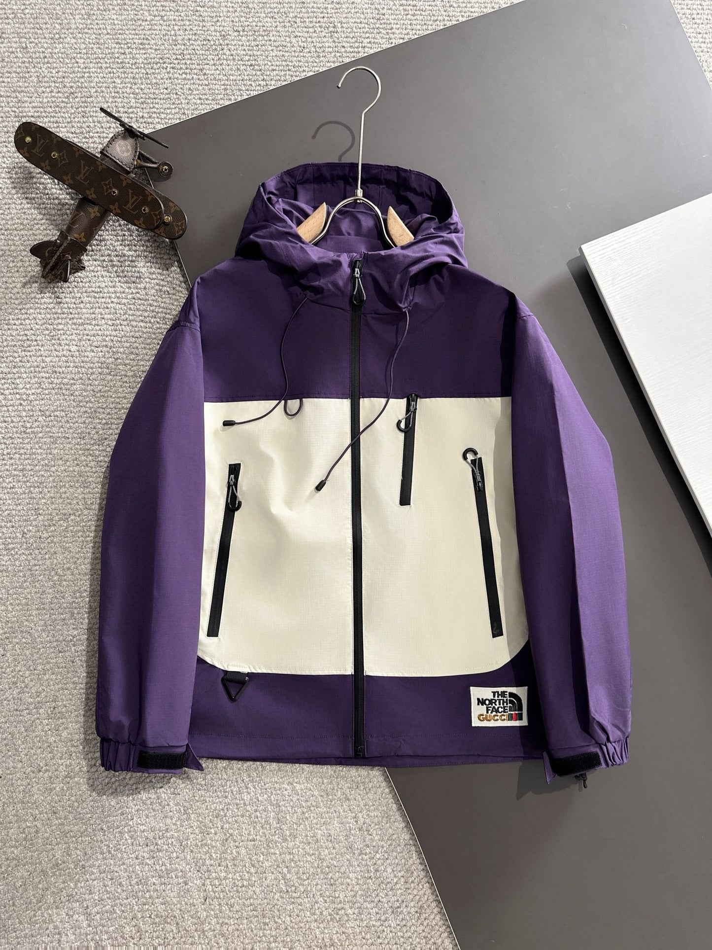 Zip-up hooded windbreaker jacket