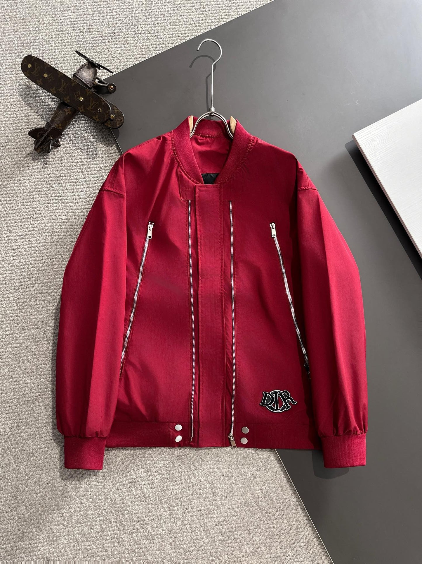 Zip-up hooded windbreaker jacket